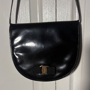 Vintage Salvatore Ferragamo Vara bow black patent leather crossbody